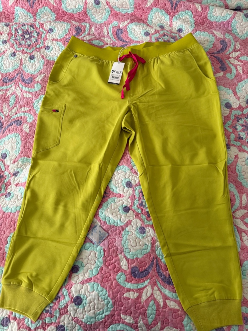 Figs Women's Scrub Joggers in Lime with Pink Drawstring 3XL regular